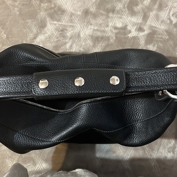 Tod's Black Leather Shoulder Bag - Picture 5 of 11